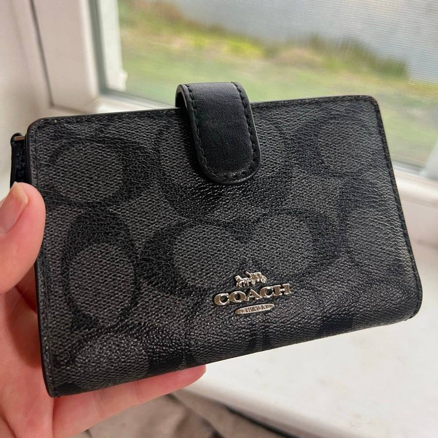Coach Signature Coated Canvas Medium Corner Zip Wallet 👜✨