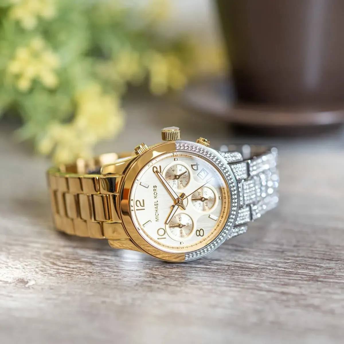 Michael Kors MK7329: Two-Tone Stainless Steel Timepiece ⌚✨