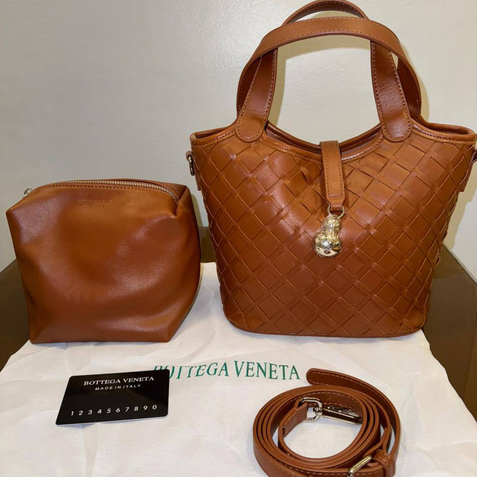 Bottega Veneta Small Intrecciato Weave Bucket Bag with Pouch 👜✨🇮🇹