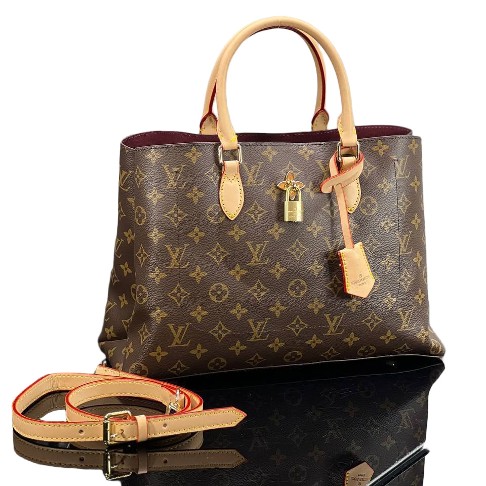 Louis Vuitton Monogram Tote Bag with Vachetta Trim and Padlock 🤎🔒✨