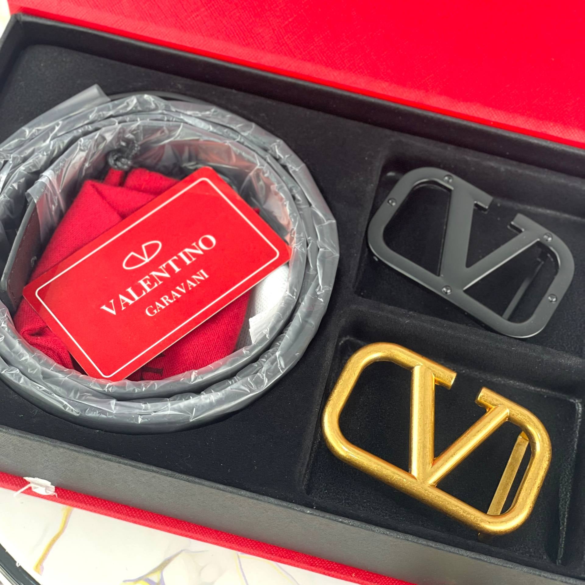 Valentino Garavani Reversible Belt with Duo VLogo Buckles 🖤❤️✨