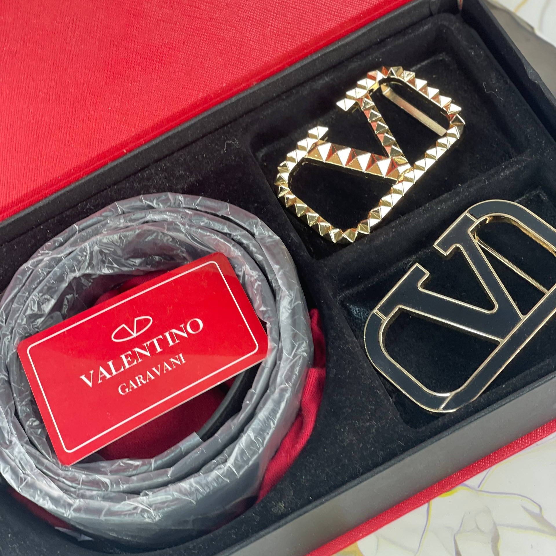 Valentino Garavani Reversible VLogo Belt Set with Two Buckles ✨🖤🌟