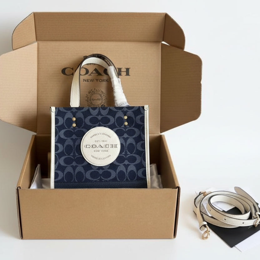 COACH Signature Canvas Monogram Tote 👜✨