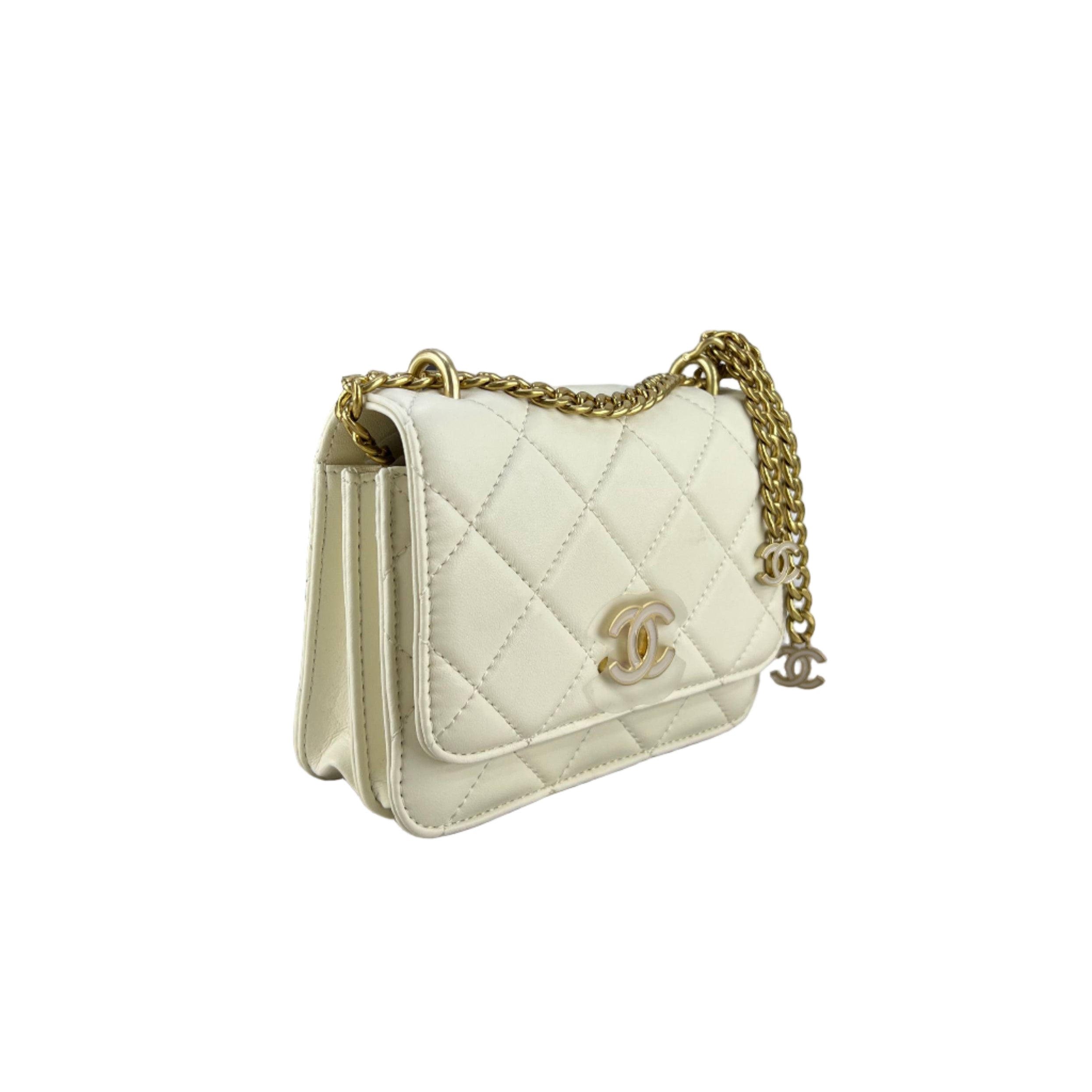 Chanel Quilted Flap Wallet On Chain 🤍🌟🔗