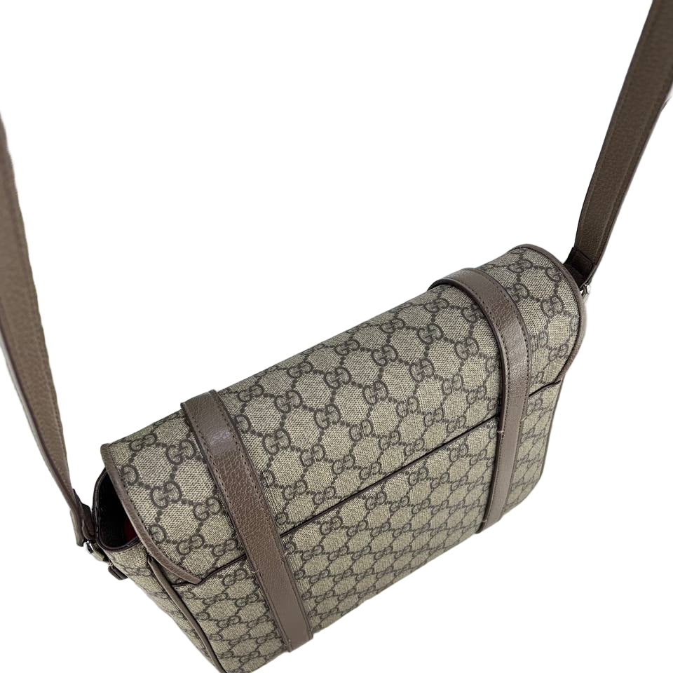 Gucci GG Supreme Canvas Messenger Bag with Double Buckle Detail 🤎💼🔗