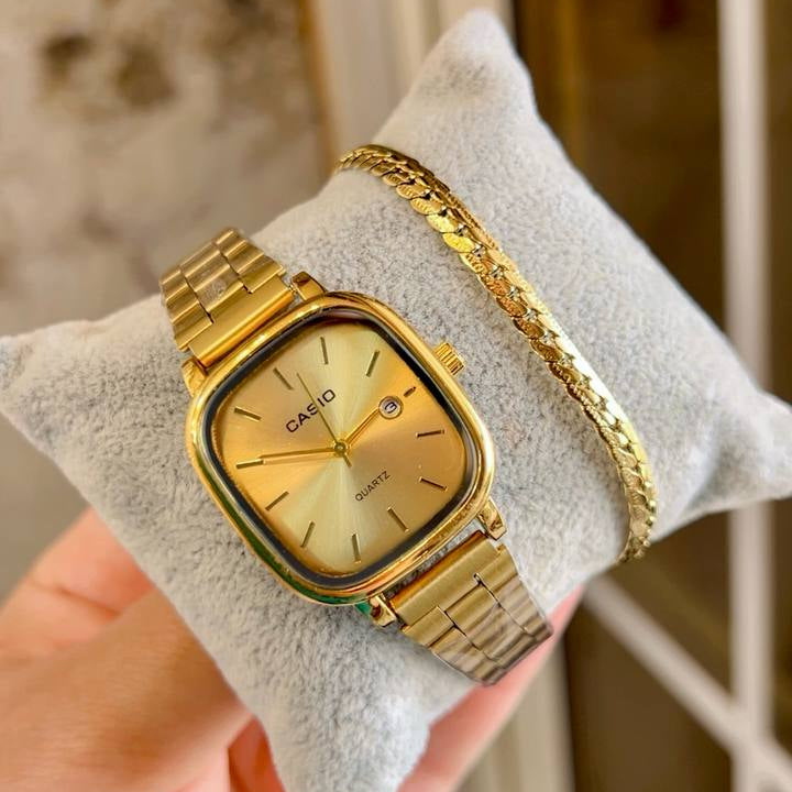 Casio Vintage Gold Tone Quartz Watch with Square Face 🌟🕰️✨