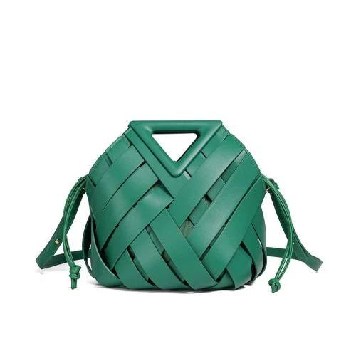 Green Sculpted Basket Weave Handbag with Cutout Handle 🍃🧩✨