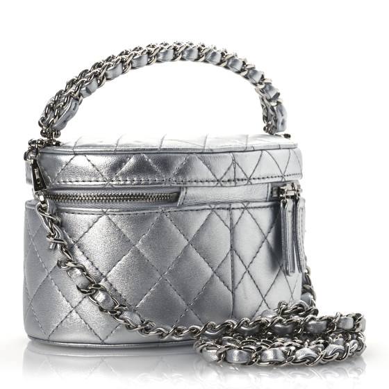 Chanel Metallic Silver Vanity Bag with Quilted Leather ✨🩶👜