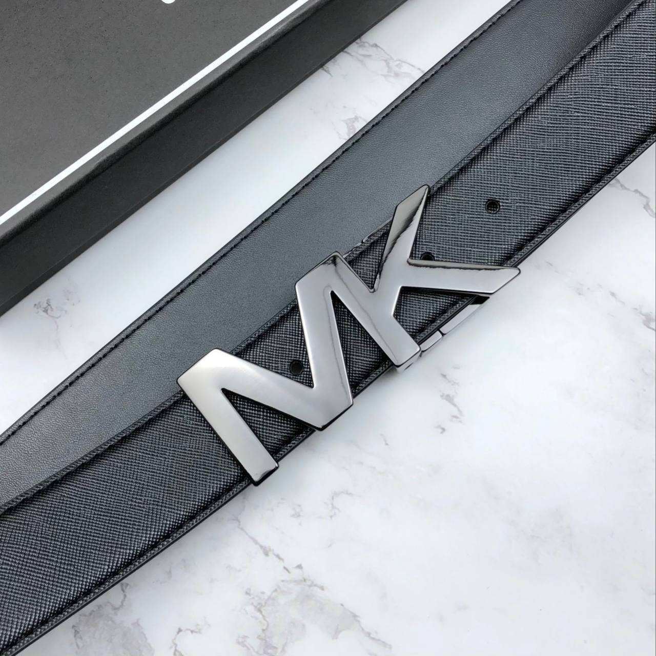 Michael Kors Reversible Leather Belt Set with Two Buckles 🖤✨🎁