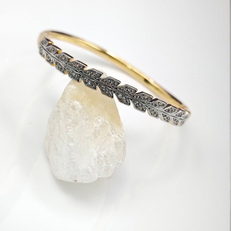 Jewelry Leaf Motif Diamond Bangle in Two-Tone Gold 🌿💎✨