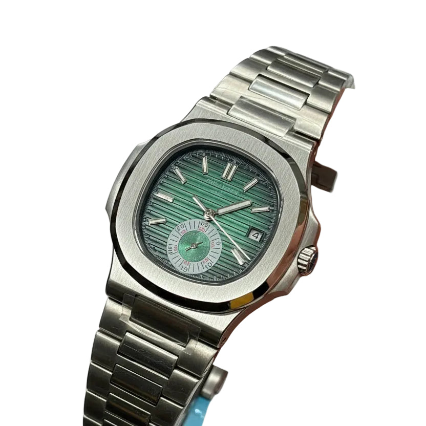 Patek Philippe Nautilus Luxury Watch with Emerald Green Dial ⌚️💚✨