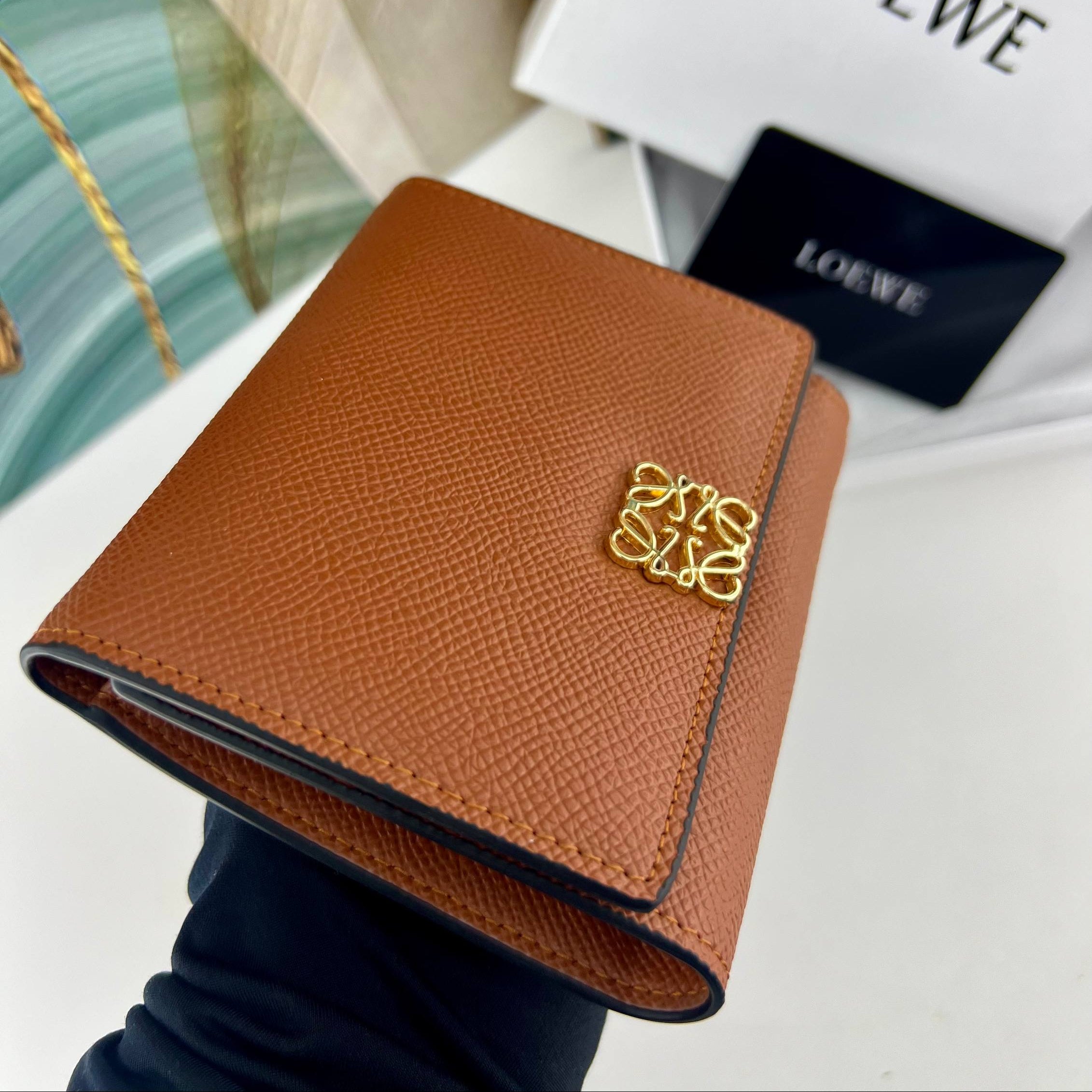 Anagram Trifold Wallet Loewe ✨ 💼 🐂