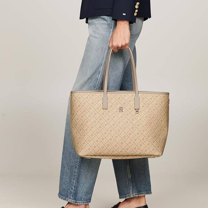 Tommy Hilfiger Monogram Tote 👜✨💼