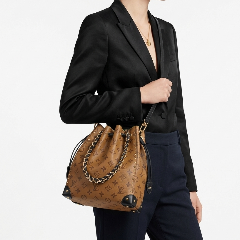 LOUIS VUITTON Monogram Bag 👜 Brown, Black & Gold Accent